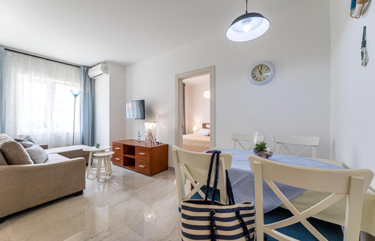 Apartments Maja And Sanja Baska  Ngoại thất bức ảnh